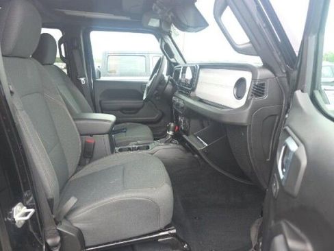 Used 2026 Jeep Wrangler Unlimited Sport AWD/4WD image 9