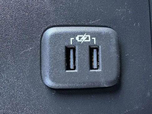 Used 2020 Chevrolet Equinox LT w/ Driver Convenience Package image 39