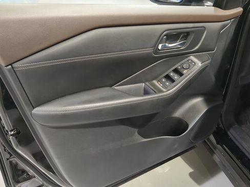 Used 2023 Nissan Rogue SV w/ SV Premium B Package AWD/4WD image 14