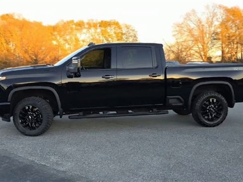 Certified 2025 Chevrolet Silverado 2500 LTZ w/ LTZ Plus Package image 5