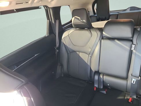 Used 2023 INFINITI QX60 Sensory w/ Cargo Package image 4