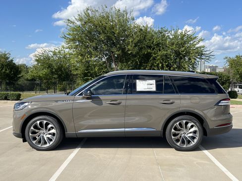 New 2025 Lincoln Aviator Reserve w/ Illumination Package image 4