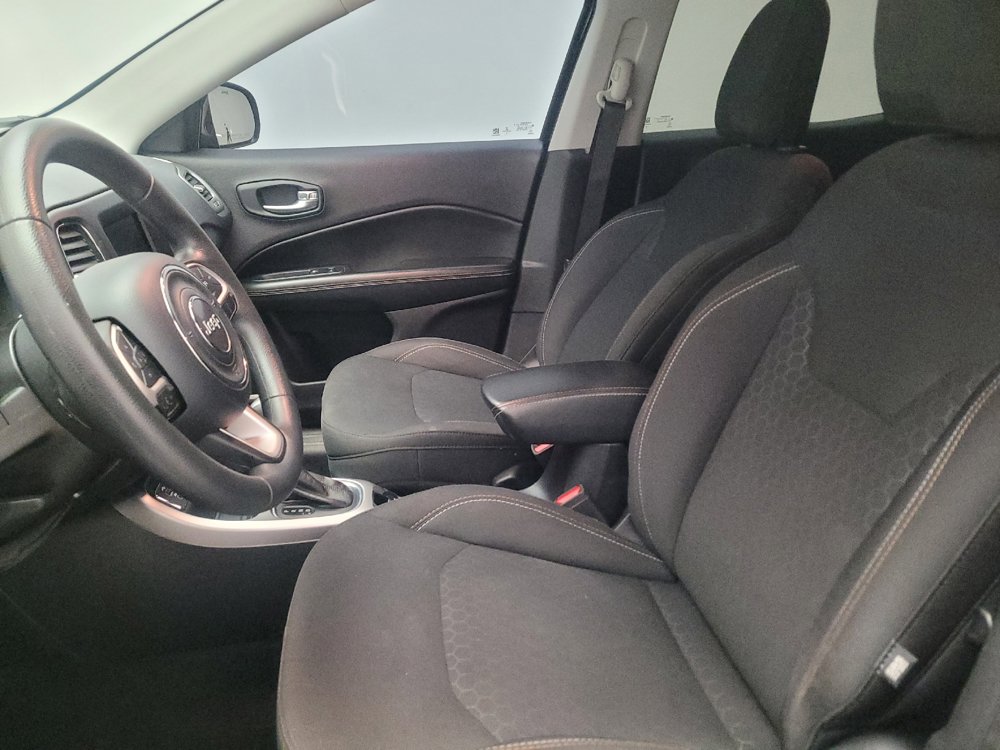 Used 2018 Jeep Compass Sport w/ Tech Group FWD image 17