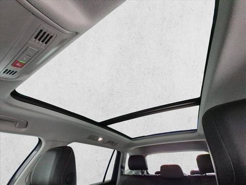 Used 2024 Volkswagen Tiguan Wolfsburg Edition FWD image 21