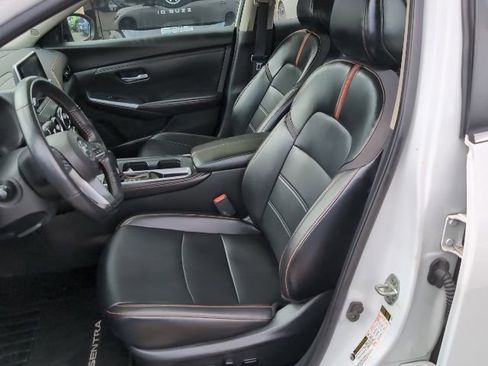 Used 2022 Nissan Sentra SR w/ SR Premium Package image 8