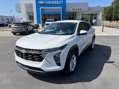 Used 2024 Chevrolet Trax LS w/ LS Convenience Package