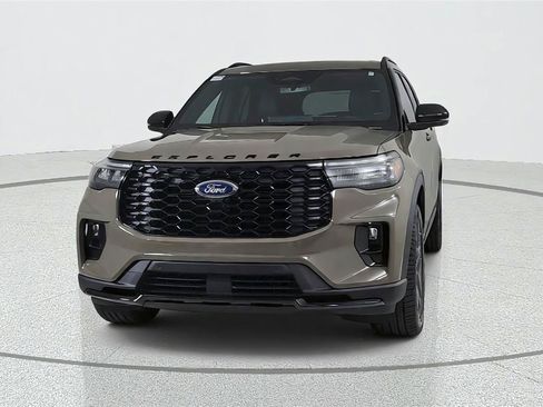 Used 2026 Ford Explorer ST-Line w/ ST-Line Street Pack AWD/4WD image 2