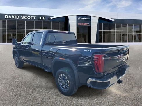 Used 2026 GMC Sierra 2500 SLT image 3