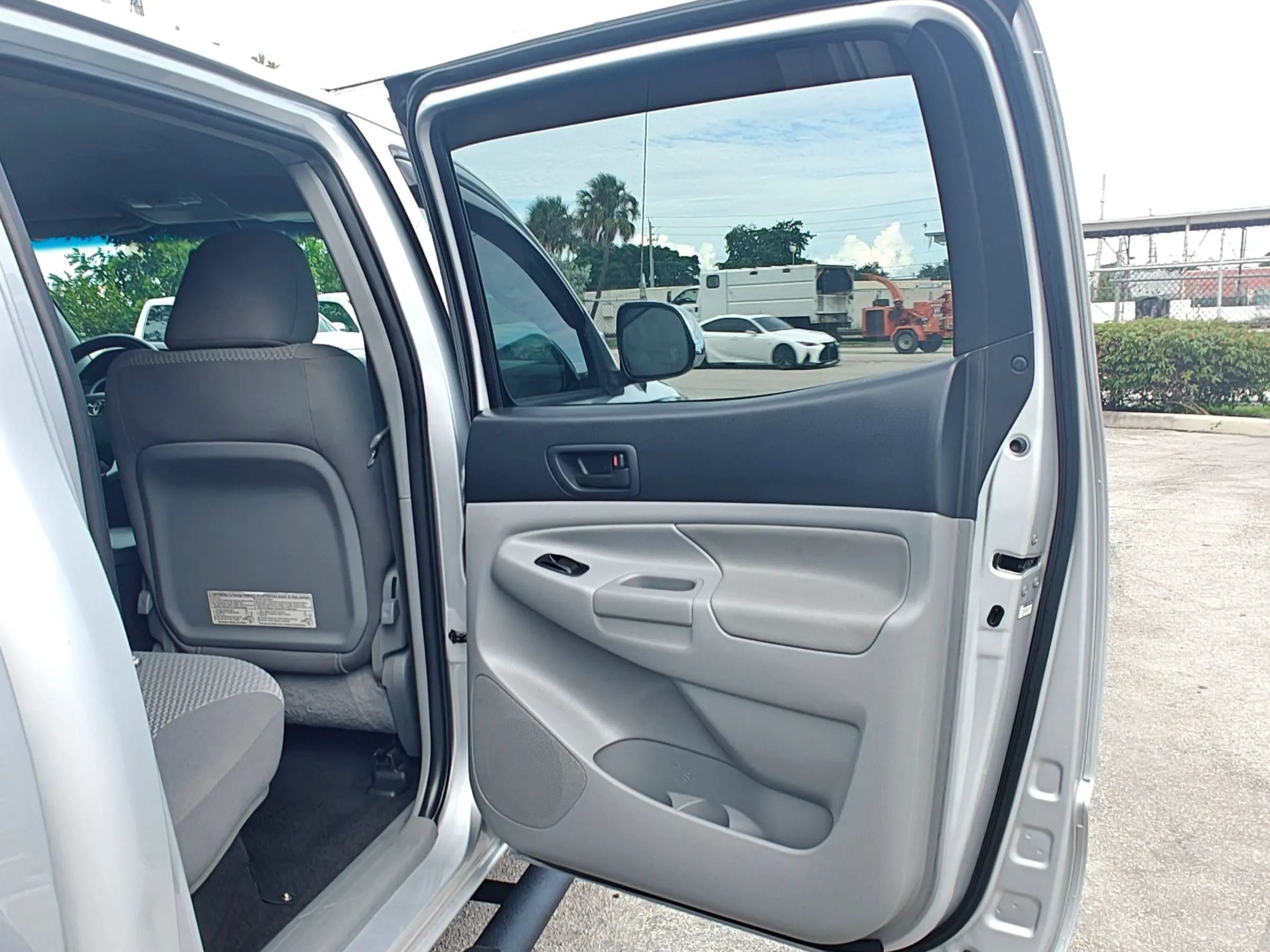 Used 2012 Toyota Tacoma PreRunner w/ SR5 Pkg RWD image 17
