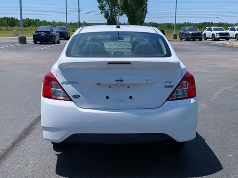 Used 2019 Nissan Versa SV w/ SV Special Edition Package FWD image 4