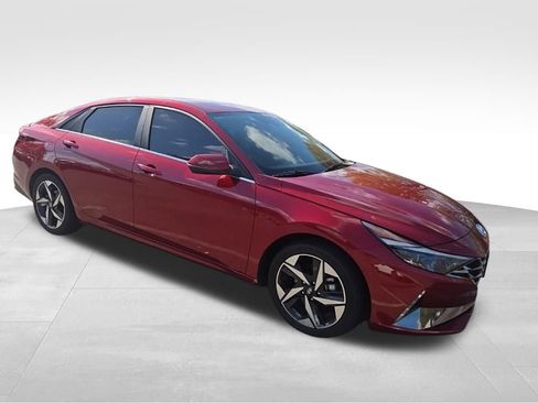 Used 2023 Hyundai Elantra Limited FWD image 2