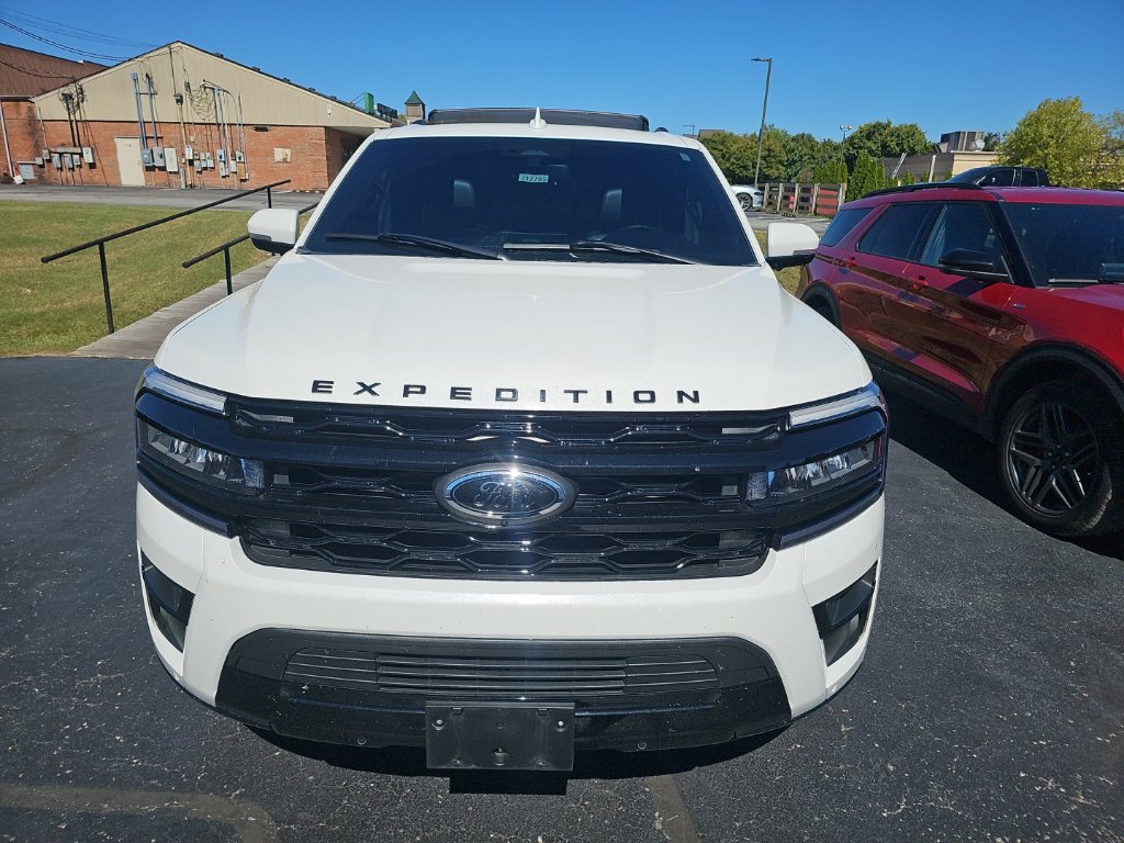 Used 2024 Ford Expedition Limited AWD/4WD image 1