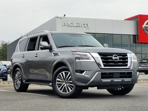 Used 2024 Nissan Armada SL w/ Captain's Chairs Package image 22