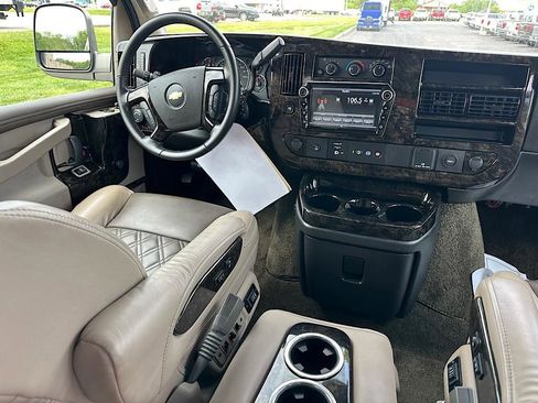 Used 2023 Chevrolet Express 2500 image 19