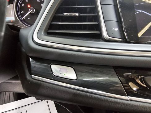 Used 2018 Buick Enclave Premium w/ Experience Buick Package FWD image 37