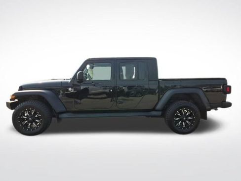 Used 2020 Jeep Gladiator Sport w/ Technology Group AWD/4WD image 8
