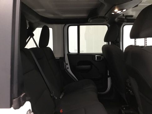 Used 2020 Jeep Wrangler Unlimited Sport S image 17