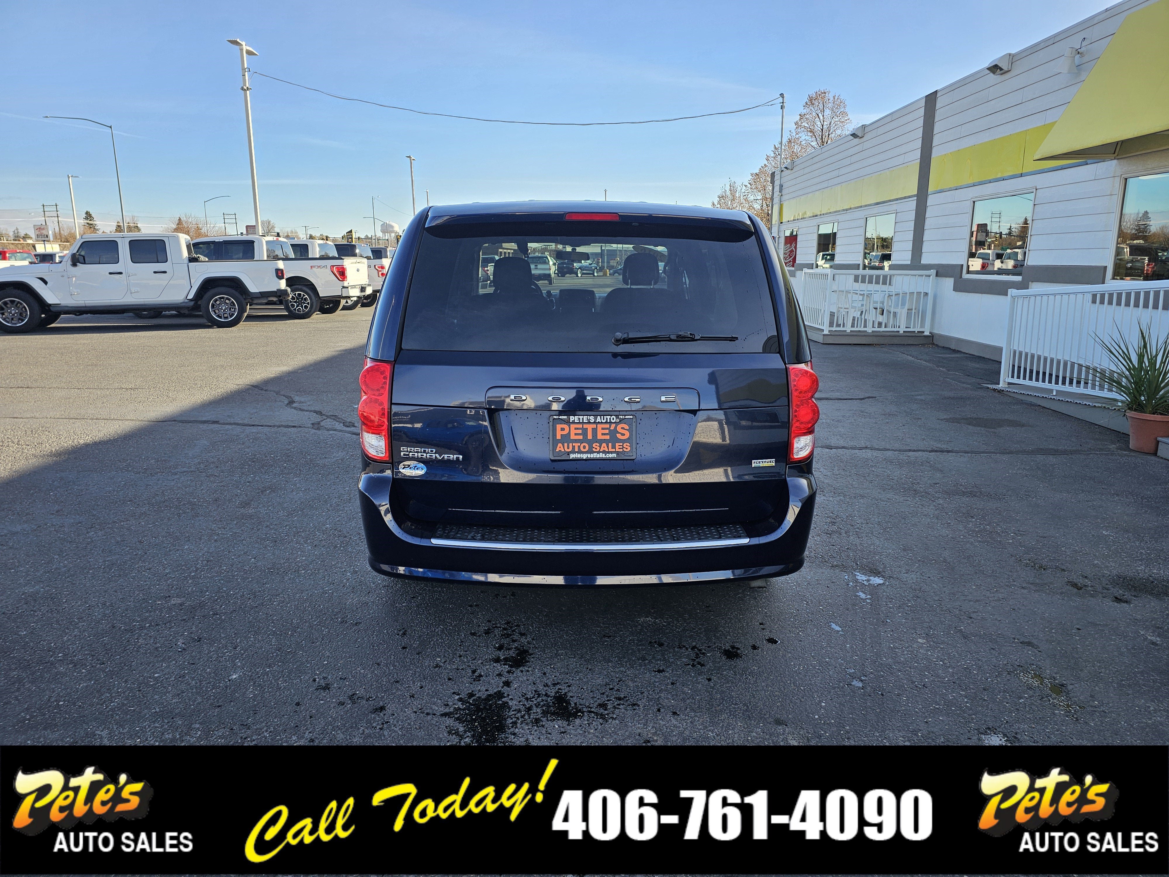 Used 2016 Dodge Grand Caravan SE w/ Quick Order Package 29E SE FWD image 3