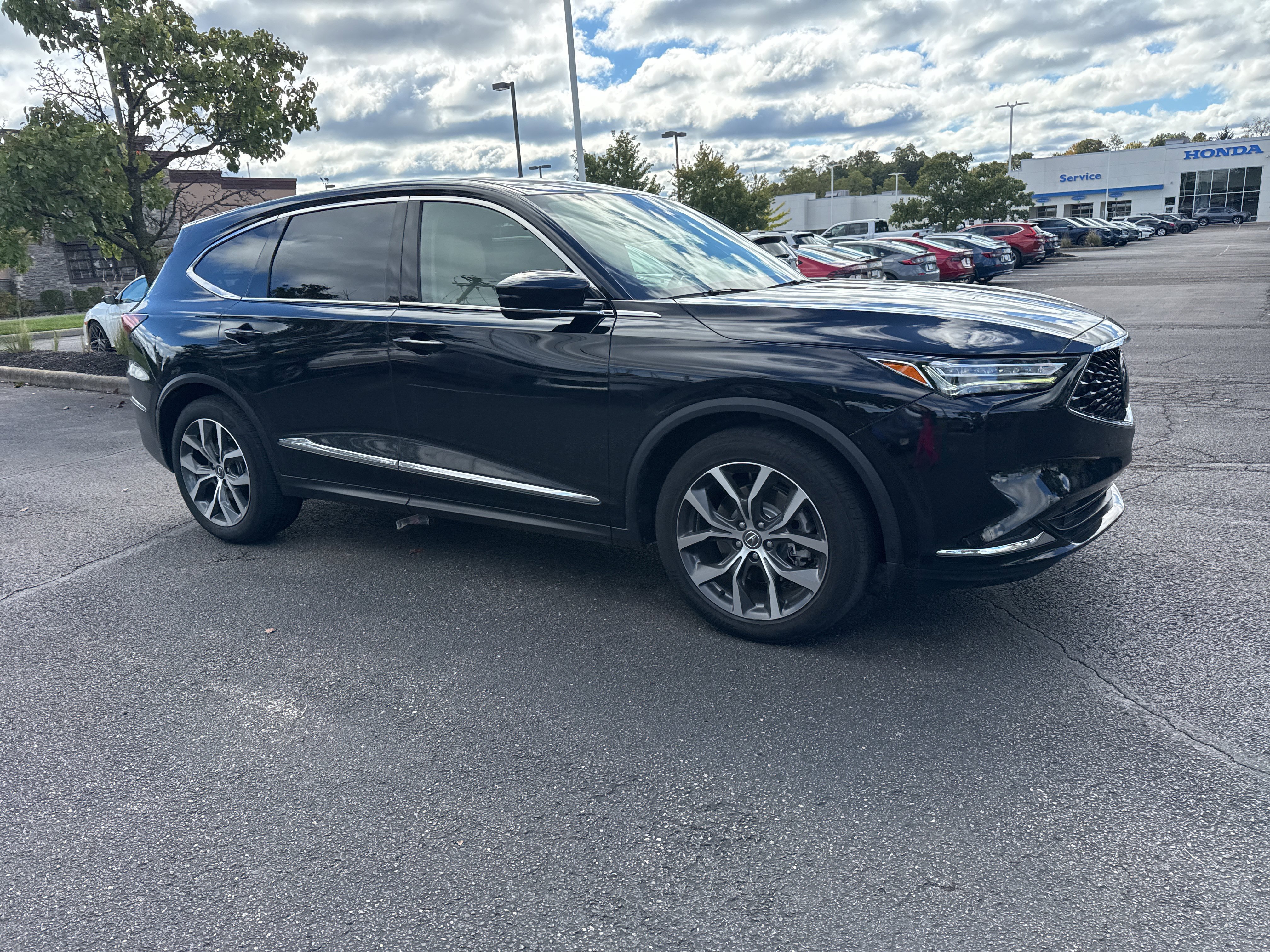 Used 2023 Acura MDX w/ Technology Package AWD/4WD image 26