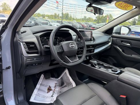 Used 2026 Nissan Rogue SV w/ SV Premium Package AWD/4WD image 14