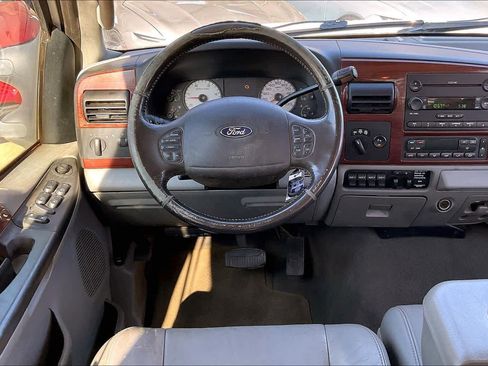 Used 2006 Ford F350 Lariat image 7