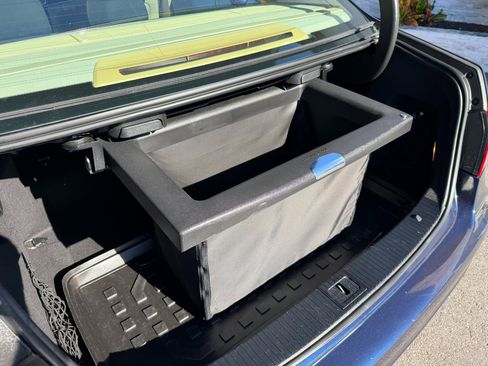 Used 2014 Mercedes-Benz E 350 4MATIC Sedan image 44