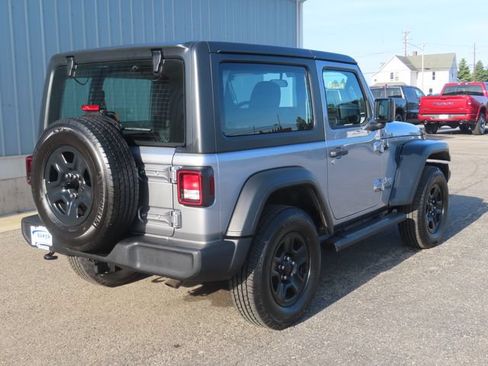 Used 2019 Jeep Wrangler Sport AWD/4WD image 4