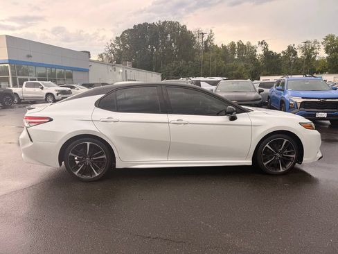 Used 2019 Toyota Camry XSE w/ Navigation Package FWD image 7
