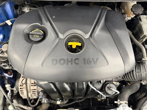 Used 2016 Hyundai Elantra SE w/ Option Group 02 image 9