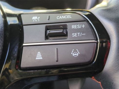 Used 2023 Honda Pilot TrailSport image 16