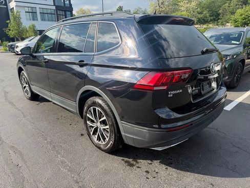 Used 2019 Volkswagen Tiguan SE w/ Panoramic Sunroof Package AWD/4WD image 2