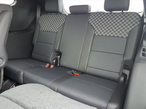 New 2026 GMC Acadia Denali w/ Super Cruise Package image 14