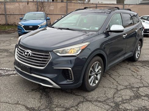 Used 2017 Hyundai Santa Fe SE w/ Cargo Package image 2