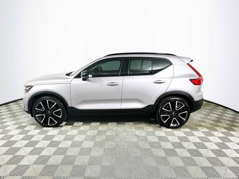 Used 2026 Volvo XC40 B5 Ultra w/ Climate Package AWD/4WD image 4