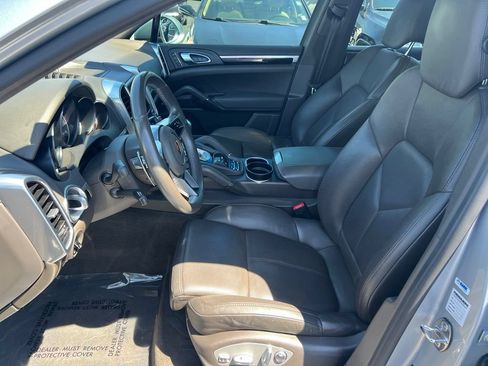 Used 2017 Porsche Cayenne S AWD/4WD image 12