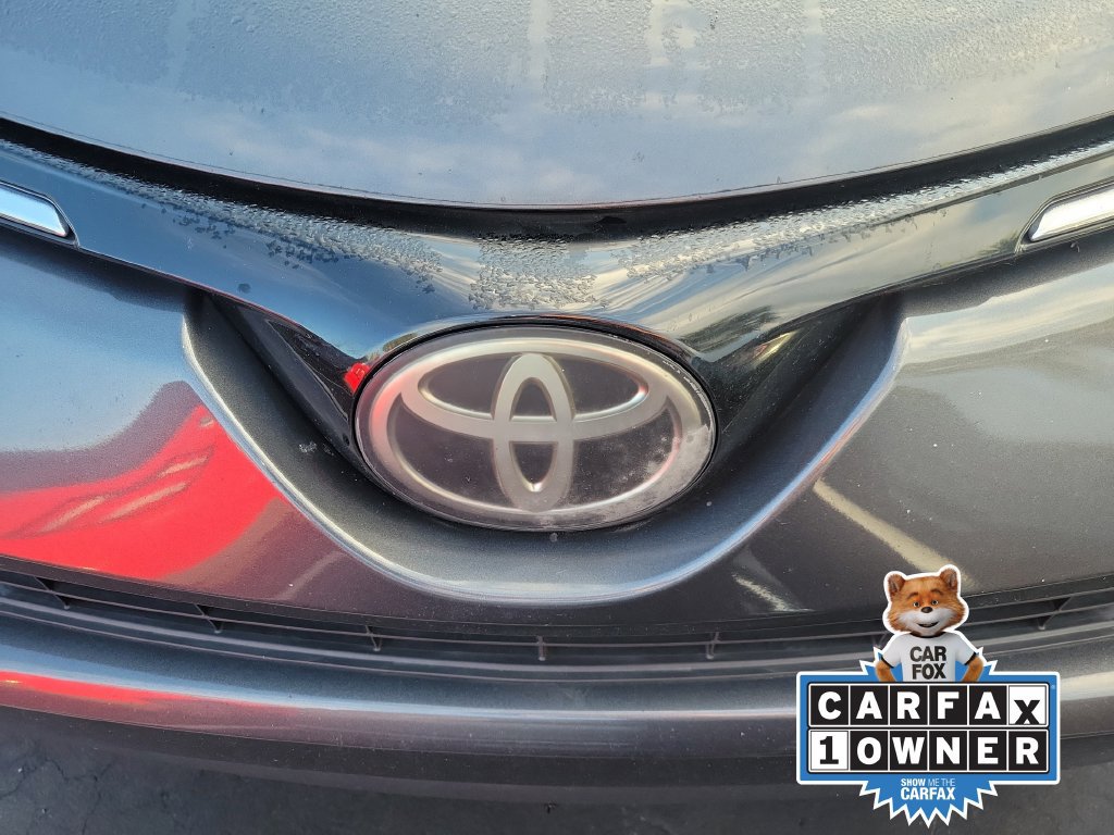 Used 2018 Toyota RAV4 LE FWD image 7