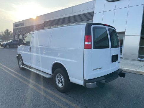 Used 2024 GMC Savana 2500 w/ Driver Convenience Package image 3