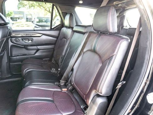 Used 2025 Honda Pilot Black Edition image 27