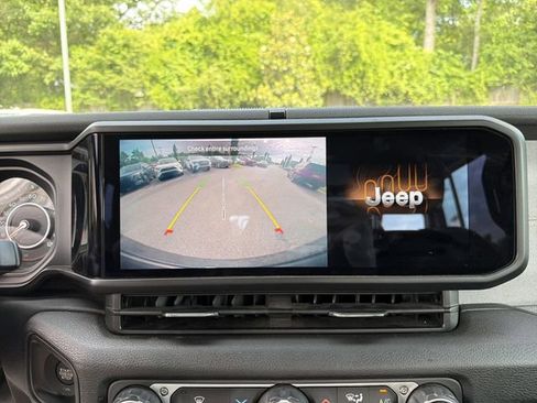 Used 2025 Jeep Wrangler Unlimited Sport AWD/4WD image 23
