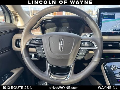 Certified 2022 Lincoln Nautilus Reserve image 25