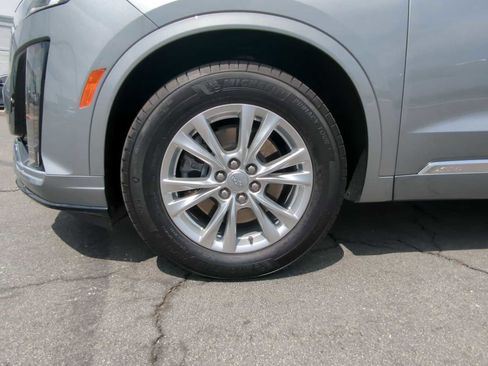 Used 2025 Cadillac XT6 Luxury image 30