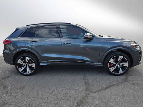 New 2025 Audi SQ5 Premium Plus image 2