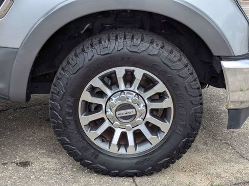 Used 2021 Ford F250 Lariat w/ Lariat Value Package RWD image 11