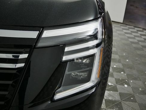 New 2025 Nissan Armada Platinum Reserve image 14