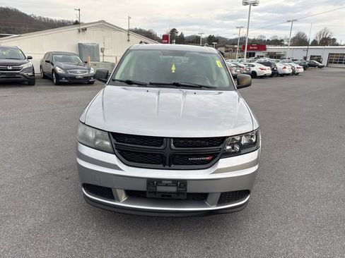 Used 2018 Dodge Journey SE w/ Connectivity Group image 3