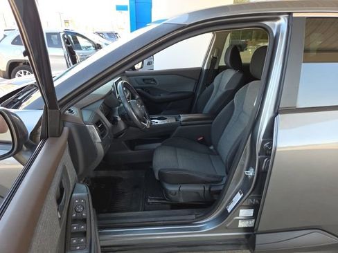 Used 2021 Nissan Rogue S image 17