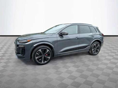 Certified 2025 Audi SQ6 e-tron Prestige AWD/4WD image 3