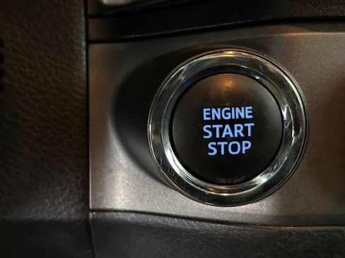 Used 2022 Toyota Tacoma TRD Off-Road image 23