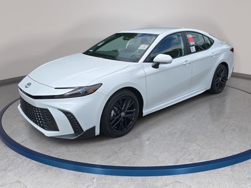 New 2026 Toyota Camry SE FWD image 1
