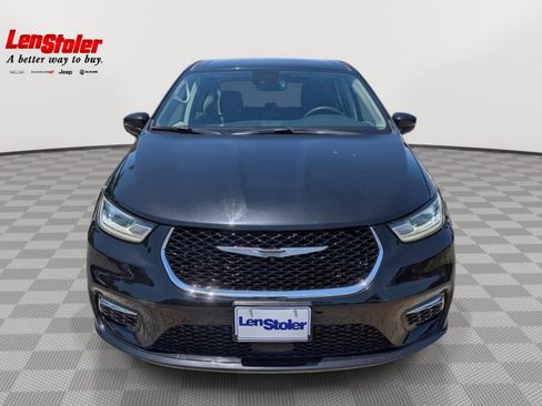 Used 2023 Chrysler Pacifica Touring-L FWD image 8